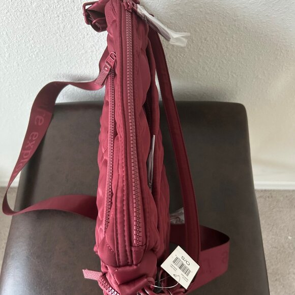 Samantha Brown To-Go Quilted Cargo Crossbody BURGUNDY nwt - Picture 5 of 13